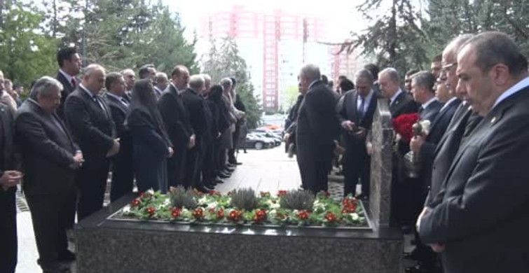 Bahçeli'den Türkeş Anısına Ziyaret