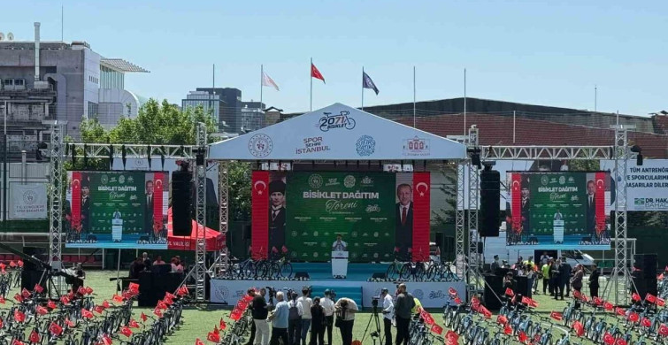 Bahçelievler'de 2.071 Çocuğa Bisiklet Dağıtıldı
