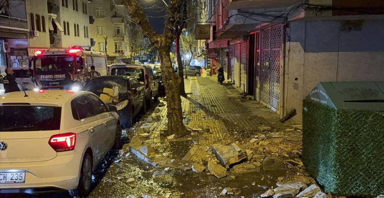 Bahçelievler'de 6 Katlı Bina Balkonu Çöktü