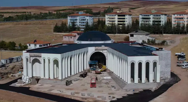 Bahçeli'nin hibe ettiği  arsada tarihi buluşma: Hacıbektaş'taki dev cemevi 11 Ekim'de açılıyor