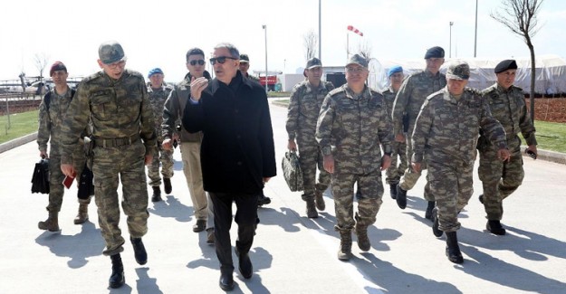 Bakan Akar Sınır Birliklerini Denetledi