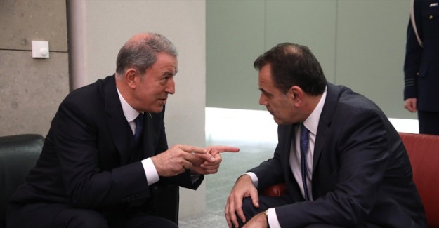 Bakan Akar Yunan Mevkidaşıyla Görüştü