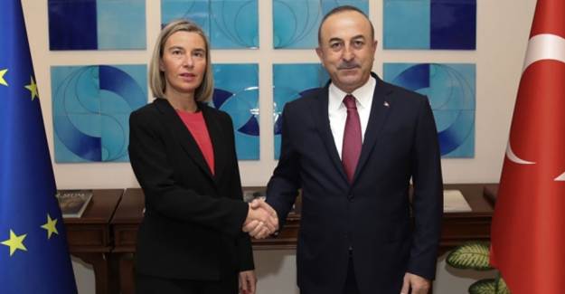 Bakan Çavuşoğlu, Avrupa Koleji Rektörlüğüne Seçilen Mogherini'yi Kutladı