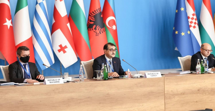 Bakan Dönmez Azerbaycan’da konuştu: Doğal gaz kapasitesini artıracağız