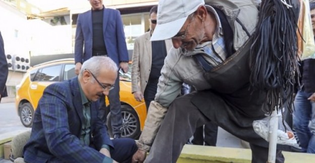 Bakan Elvan Ayakkabı Boyadı