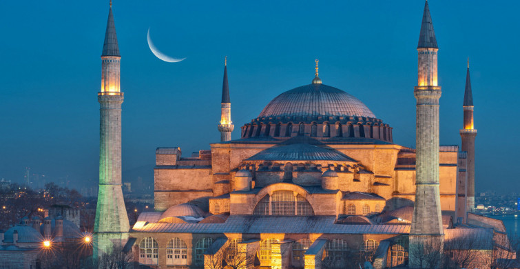 Bakan Ersoy açıkladı: Ayasofya Camii girişleri kimlere ücretli olacak?