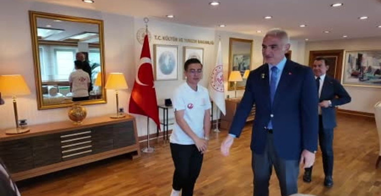 Bakan Ersoy Genç Sanatçıları Ağırladı