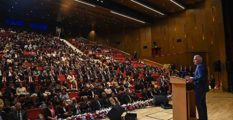 Bakan Ersoy Türkçe'nin Anlamını Vurguladı