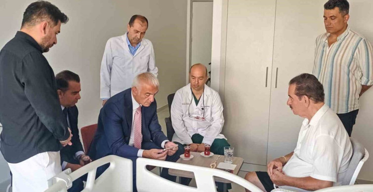 Bakan Ersoy'dan İbrahim Tatlıses'e geçmiş olsun ziyareti