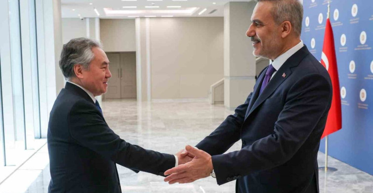 Bakan Fidan, Kırgızistanlı mevkidaşıyla bir araya geldi