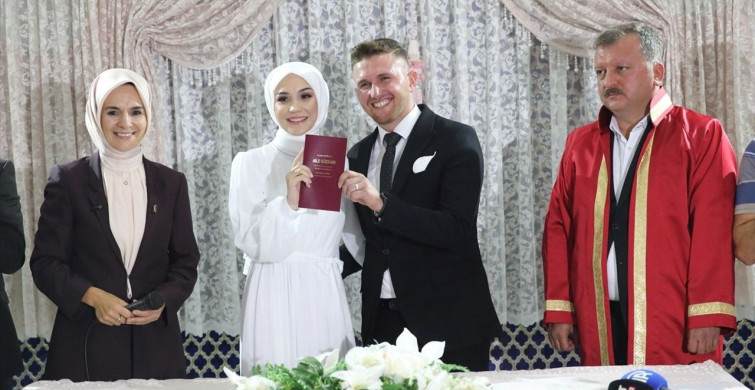 Bakan Göktaş, Aile ve Gençlik Fonu Desteğiyle Nikah Törenine Katıldı