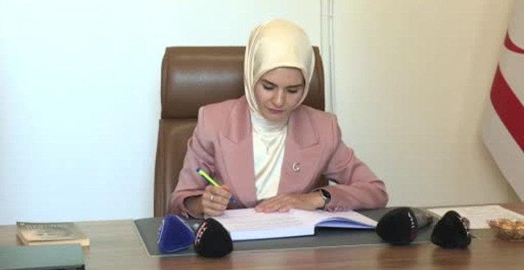 Bakan Göktaş, AK Parti KKTC temsilciliği ve Selimiye Camii’ni ziyaret etti