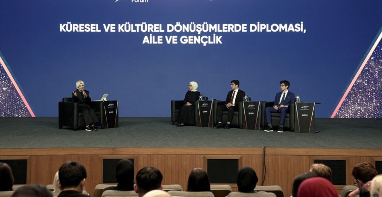 Bakan Göktaş, Bosphorus Diplomasi Forumu'nda Gençlerle Buluştu