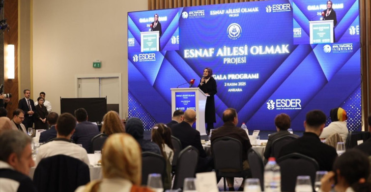 Bakan Göktaş 'Esnaf Ailesi Olmak' Projesinin Galasında