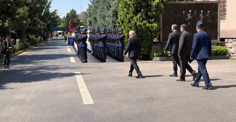 Bakan Güler, Moğolistan Savunma Bakanı Damba ile bir araya geldi