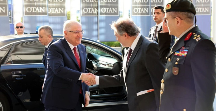 Bakan Güler, NATO savunma bakanlarıyla aile fotoğrafında yer aldı