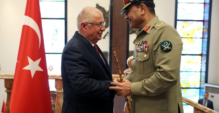 Bakan Güler, Pakistan savunma kuvvetleri komutanı mareşal Munir'i kabul etti