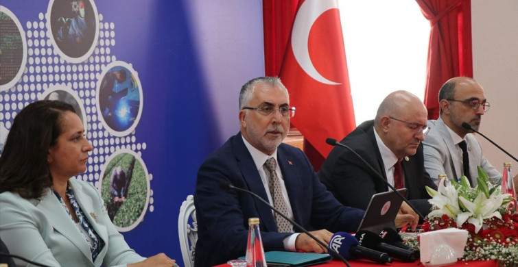 Bakan Işıkhan Burdur'da Ekonomi ve Çalışma Hayatı Üzerine Konuştu
