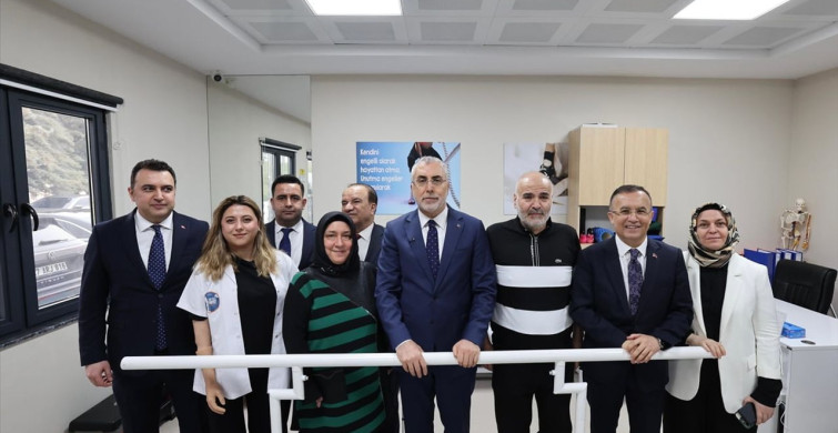 Bakan Işıkhan Gaziantep'te Engellilerle Buluştu