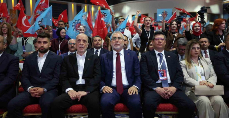 Bakan Işıkhan gençlerin dijital bağımlılık konusunda dikkatli olmalarını vurguladı