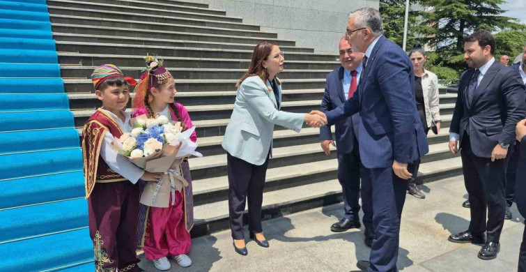 Bakan Işıkhan: Türkiye artık gelişmelere yön veren bir ülke