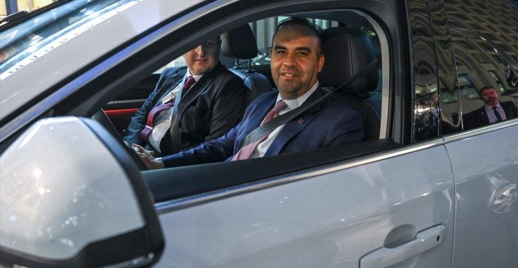 Bakan Kacır, Alman Otomotiv Şirketlerine Türkiye'ye Yatırım Yapmaları İçin Çağrıda Bulundu