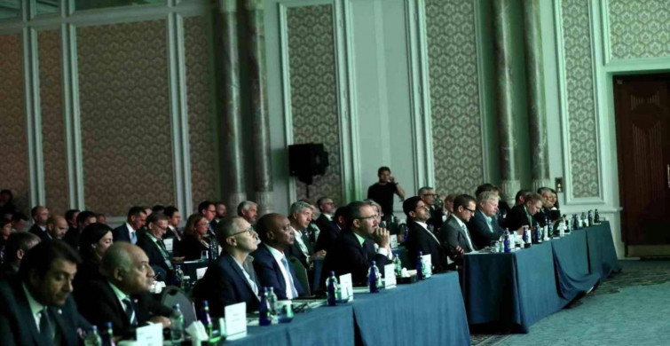 Bakan Kasapoğlu Avrupa Şampiyonası hakkında konuştu: Türkiye 2028 ve 2032 Avrupa Futbol Şampiyonası organizasyonlarına adaydır
