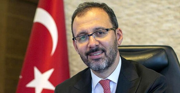 Bakan Kasapoğlu’ndan Milli Güreşçilere Tebrik