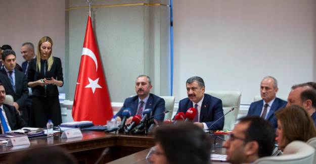 Bakan Koca Açıkladı: Okullar Ne Zaman Açılacak?