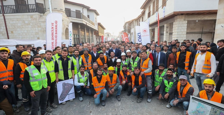 Bakan Kurum Hatay'da 455 Bininci Afet Konutunun Teslim Preparasyonlarını İnceliyor