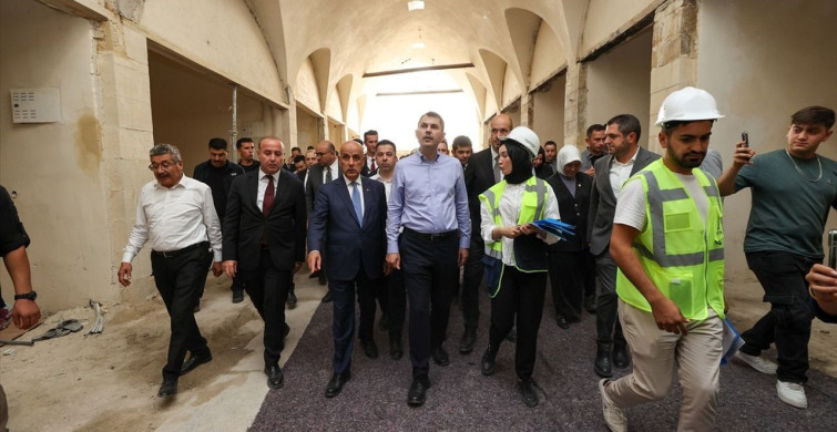 Bakan Kurum Kahramanmaraş'ta Depremzedeleri Ziyaret Etti