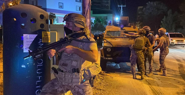 Bakan Soylu acı haberi duyurdu: Mersin polisevine saldırı düzenlendi! 1 polis şehit oldu