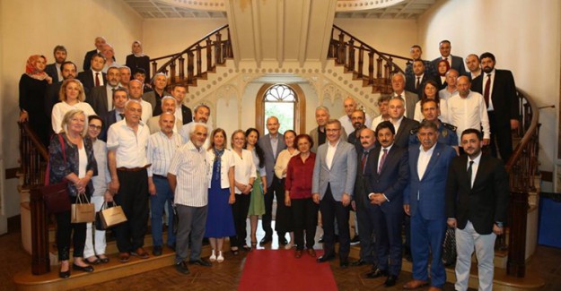Bakan Soylu, Üsküdar'da Muhtarlarla Bir Araya Geldi 
