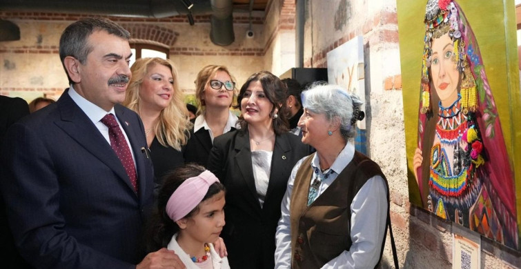 Bakan Tekin, 'Evliya Çelebi'nin İzinde' Sergisini ve 3. Rami Bilim Şenliği'ni Ziyaret Etti Bakan Tekin, 'Evliya Çelebi'nin İzinde' Sergisini ve 3. Rami Bilim Şenliği'ni Ziyaret Etti