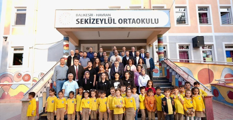 Bakan Tekin'den Bursa ve Balıkesir'e Sürpriz Okul Ziyaretleri