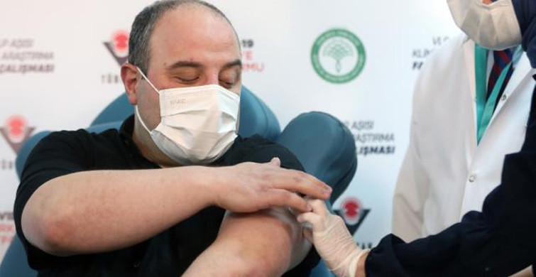 Bakan Varank Yerli Aşının İlk Dozunu Yaptırdı