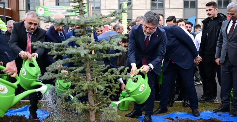 Bakan Yumaklı'dan Fidan Hedefi: 600 Milyon