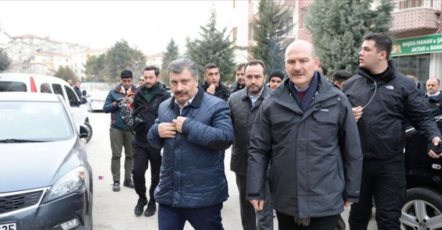  Bakan Fahrettin Koca ile Soylu, Elazığ'da Taziye Ziyaretinde Bulundu