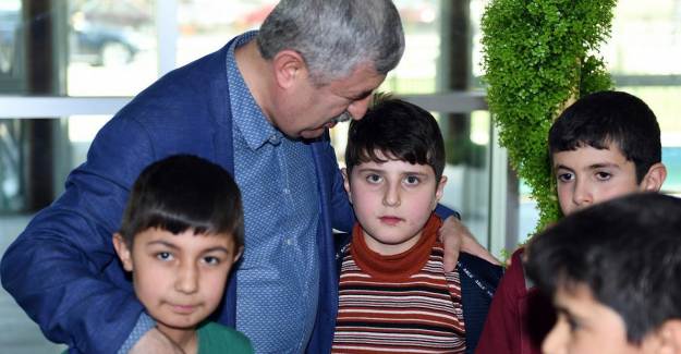Bakan Selçuk'tan Öksüz ve Yetimlere Müjde!