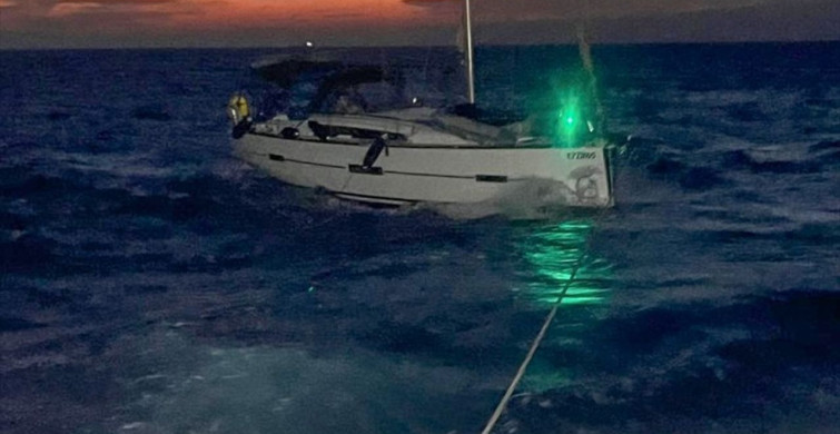 Bakırköy Açıklarında Sürüklenen Tekne Kurtarıldı