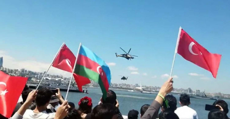 Bakü TEKNOFEST’te ATAK helikopterin gösterisi izleyenlerin nefeslerini kesti!