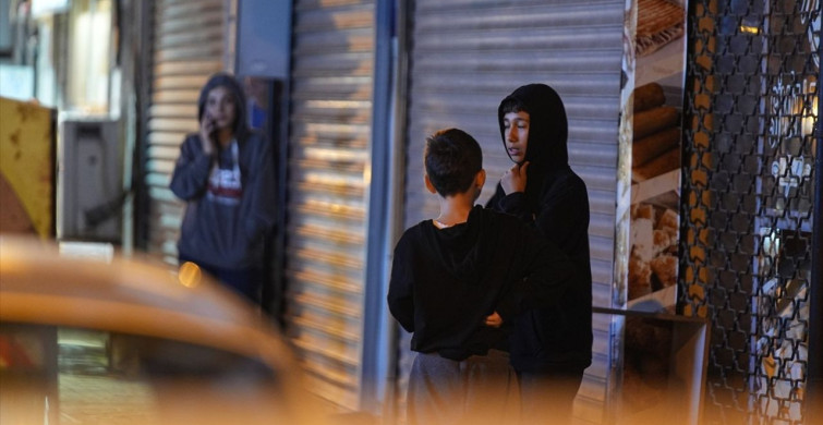 Balıkesir Sındırgı'da 6,1 Büyüklüğünde Deprem Meydana Geldi Balıkesir Sındırgı'da 6,1 Büyüklüğünde Deprem Meydana Geldi