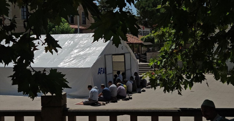 Balıkesir Sındırgı'daki Deprem ve Tarihi Camideki Hasar