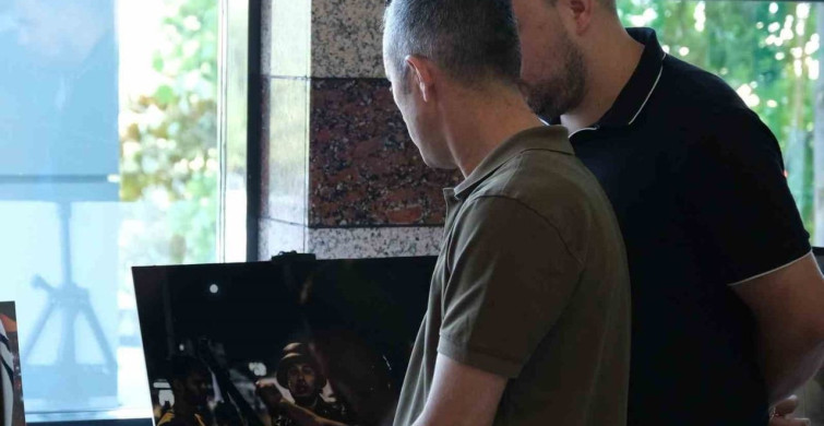 Balıkesir Üniversitesi'nde 15 Temmuz Demokrasi ve Milli Birlik Günü fotoğraf sergisi açıldı