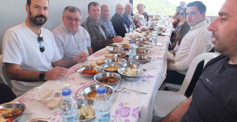 Balıkesir'de Çiftçi Hayırları Devam Ediyor