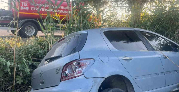 Balıkesir'de direksiyon hakimiyetini kaybeden sürücü şarampole uçtu: 1 yaralı