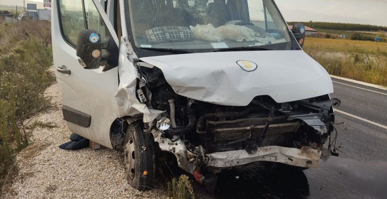 Balıkesir'de Feci Kaza: 2 Ölü, 8 Yaralı
