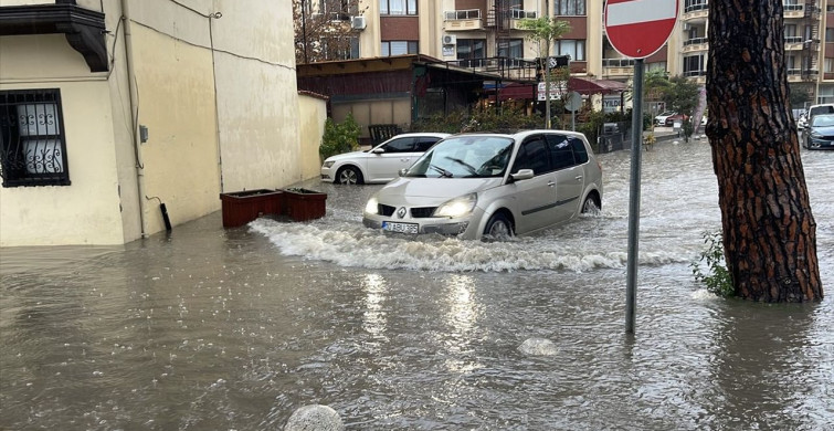 Balıkesir'de Kuvvetli Yağışlar Hayatı Olumsuz Etkiledi