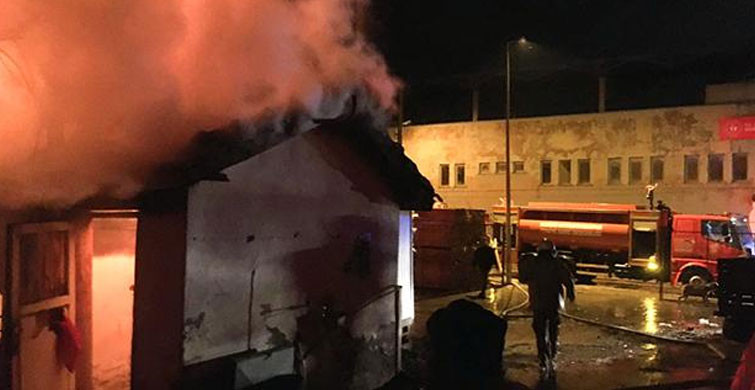 Balıkesir'de Marangoz Atölyesi Yandı