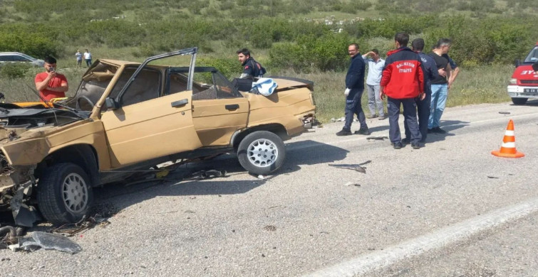 Balıkesir’de otomobil ile TIR çarpıştı: Bir aile yok oldu